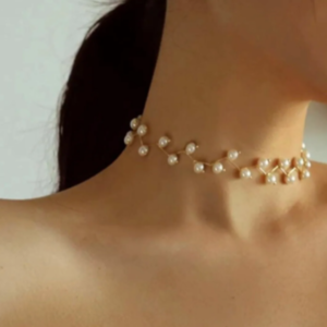 Choker Elegante com Pérolas