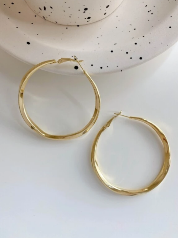 Brincos de argola minimalistas
