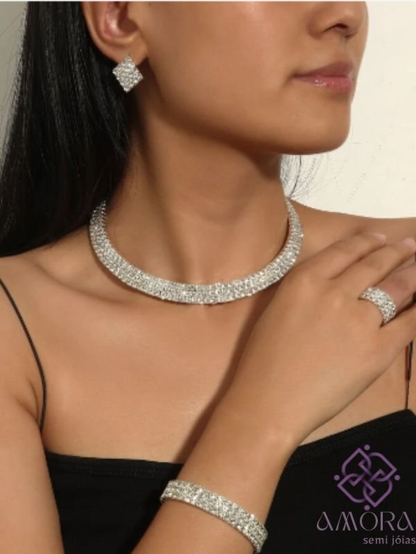 Conjunto De Joias De Cristal Com Strass Com Gargantilha, Brincos ,Pulseira e Anel